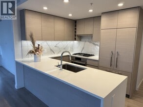 823 Carnarvon St in New Westminster, BC - Building Photo - Building Photo