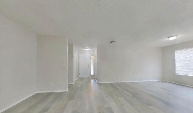 251 Loy St. in Waterford, CA - Building Photo - Building Photo