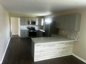 122 Bon Jan Ln in Highland Heights, KY - Building Photo - Building Photo