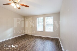 805 35th Ave S in St. Petersburg, FL - Foto de edificio - Building Photo