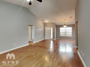 170 Rolling Oaks Dr in Oakland, TN - Building Photo - Building Photo