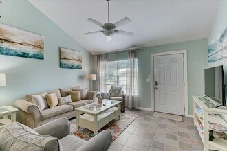 5936 Albert Pl in Sarasota, FL - Foto de edificio - Building Photo
