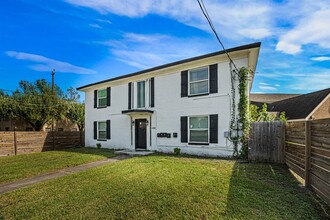 4301 Chartres St in Houston, TX - Building Photo - Building Photo