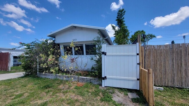 property at 603 49th Ave Terrace W