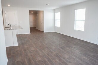 497 Coconut Dr in Bloomingdale, GA - Building Photo - Building Photo