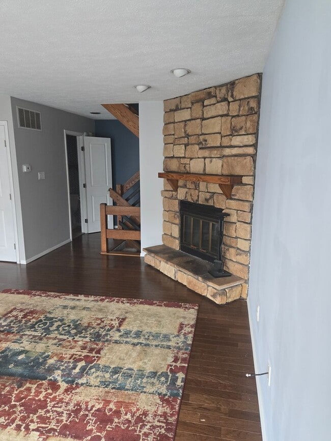 304 Spring Run Dr in Monroeville, PA - Building Photo - Building Photo