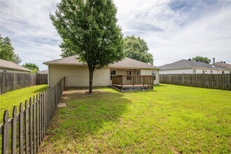 902 SW Sandrock Rd in Bentonville, AR - Building Photo - Building Photo