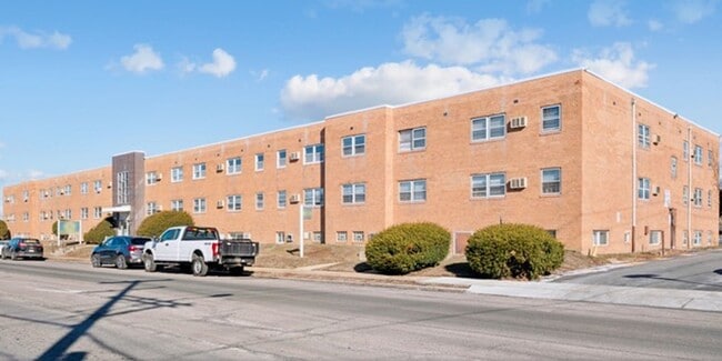 Tyson Arms Apartments in Philadelphia, PA - Building Photo - Building Photo