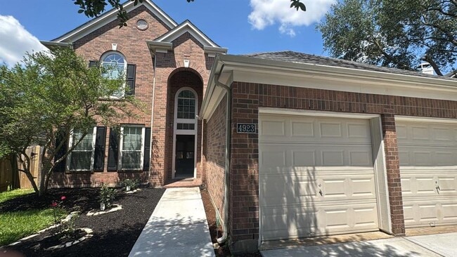 property at 4923 Lake Gladewater Ct