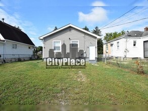 1847 E Riverside Dr in Indianapolis, IN - Building Photo - Building Photo
