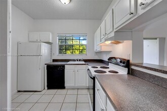 1761 NW 96th Ter, Unit 3L in Pembroke Pines, FL - Building Photo - Building Photo