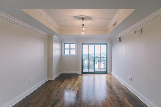 property at 121 N Monroe St