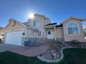 3914 Red Hawk Rd W in West Valley City, UT - Building Photo - Building Photo