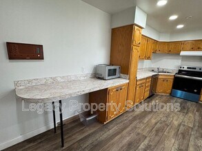 609 N 29th St in Bismarck, ND - Foto de edificio - Building Photo