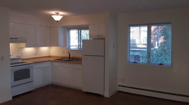 322 Clifton Ave in Minneapolis, MN - Building Photo - Building Photo