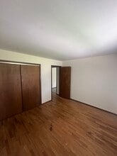 611 Denver St, Unit A in Lincoln, IL - Foto de edificio - Building Photo