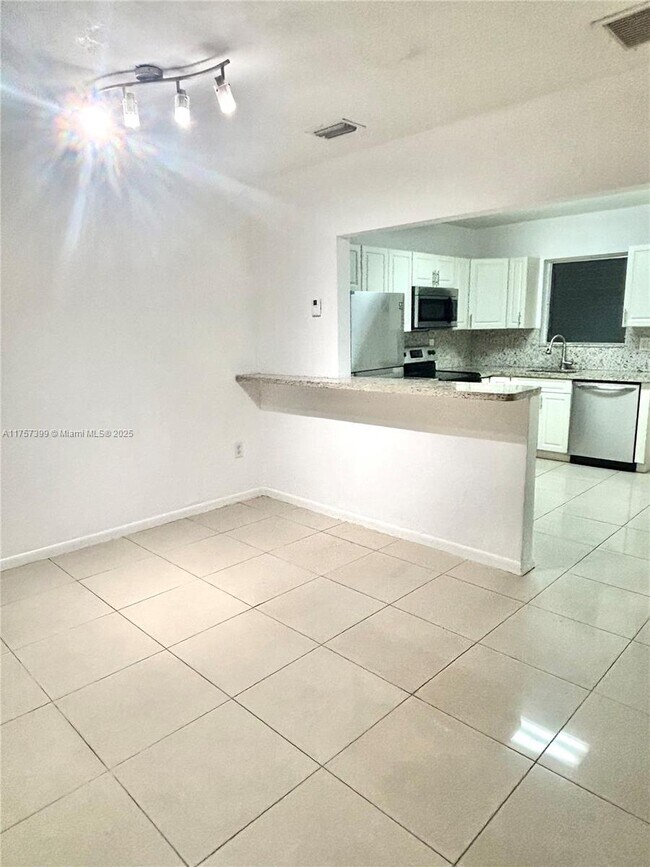 402 Navarre Ave in Coral Gables, FL - Building Photo - Building Photo