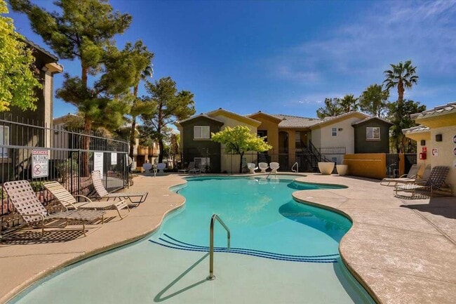 Solana Apartments in Las Vegas, NV - Building Photo - Building Photo