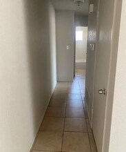 2749 W Fairmont Ave, Unit APT 204 in Fresno, CA - Building Photo - Building Photo