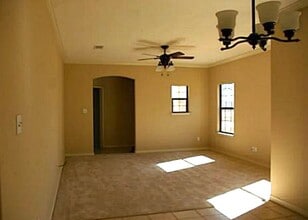 AUGUST 2026 PRE-LEASE! 3 bed, 2 bath in Sp in College Station, TX - Building Photo - Building Photo