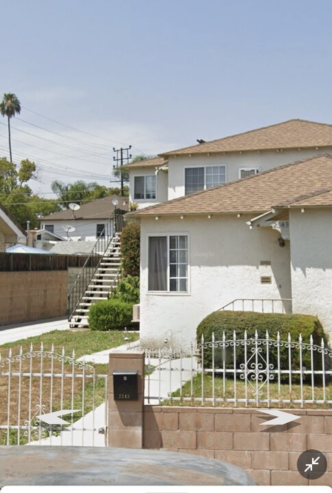 2345 Ridgeview Ave, Unit Apartment 2 in Los Angeles, CA - Building Photo