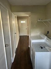 607 English Creek Ct in Champaign, IL - Foto de edificio - Building Photo