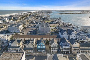 6 Center St in Sea Bright, NJ - Building Photo