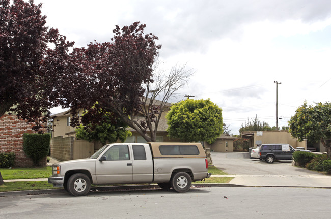 37 Gardenia Dr in Salinas, CA - Foto de edificio - Building Photo