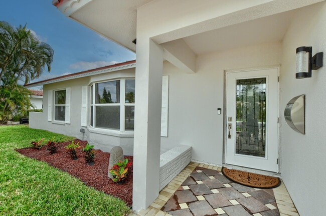 800 W Camino Real in Boca Raton, FL - Building Photo - Building Photo
