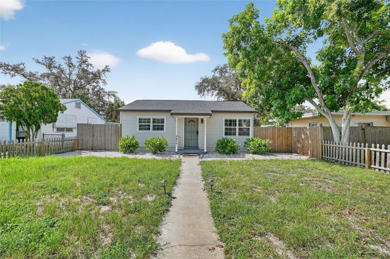 6436 2nd Ave S in St. Petersburg, FL - Building Photo