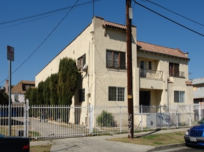 1241 N Berendo St in Los Angeles, CA - Building Photo - Building Photo