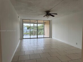 1831 Sabal Palm Dr in Davie, FL - Building Photo - Building Photo