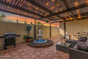 2529 N Miller Rd in Scottsdale, AZ - Building Photo