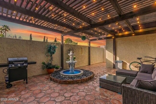 property at 2529 N Miller Rd