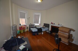 1778 Beacon St, Unit 1A in Brookline, MA - Building Photo - Building Photo