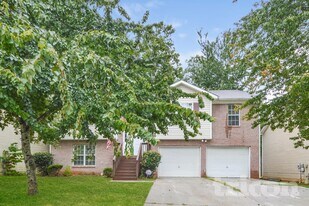 3275 River Ln SE in Atlanta, GA - Building Photo