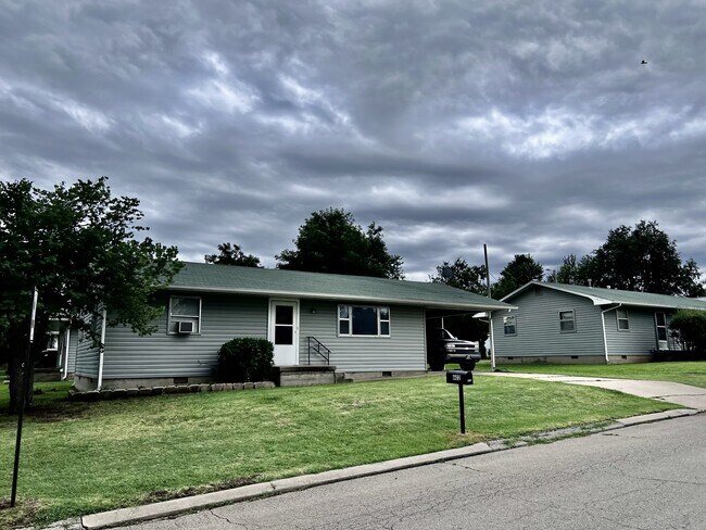 property at 604 Kaw St