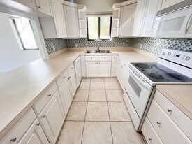 125 S Palmway in Lake Worth Beach, FL - Building Photo