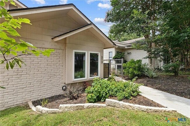 313 Quarry St in San Marcos, TX - Building Photo - Building Photo