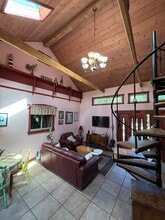 4045 Caribon St, Unit Blue Cottage in Bowie, MD - Foto de edificio - Building Photo