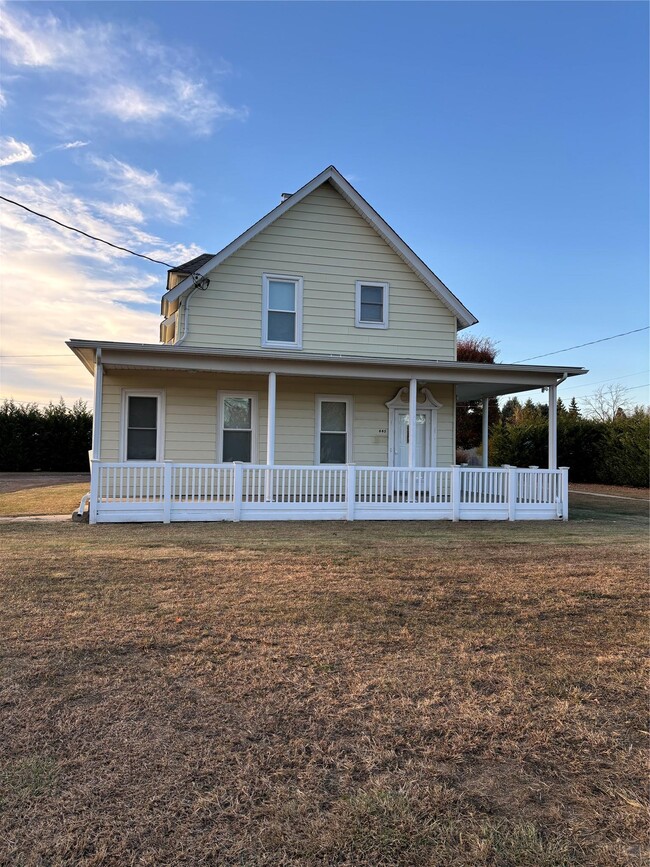 property at 445 N Country Rd