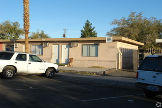 2405 Sunrise Ave in Las Vegas, NV - Building Photo - Building Photo