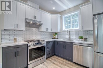 109 Penrose St in Sarnia, ON - Building Photo - Building Photo