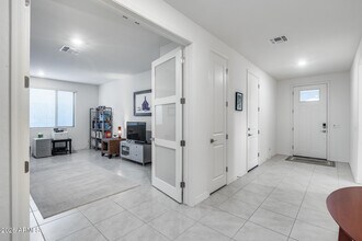 3044 W Monte Way in Phoenix, AZ - Building Photo - Building Photo