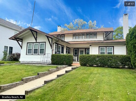312 Lareine Ave, Unit AptC First Floor in Bradley Beach, NJ - Building Photo