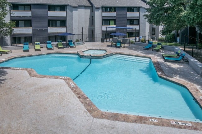 The Henry B in San Antonio, TX - Foto de edificio - Building Photo