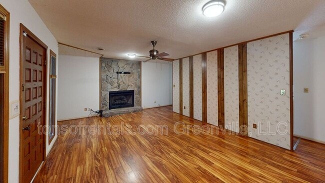 102 Meadow St in Spartanburg, SC - Building Photo - Building Photo