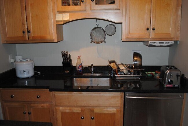 69 Strathmore Rd in Boston, MA - Foto de edificio - Building Photo