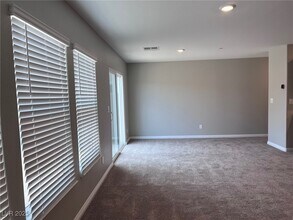 2990 Saltillo Ln in Las Vegas, NV - Building Photo - Building Photo