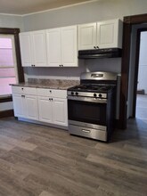 714 Main St, Unit Apt 2E in Poughkeepsie, NY - Building Photo - Building Photo